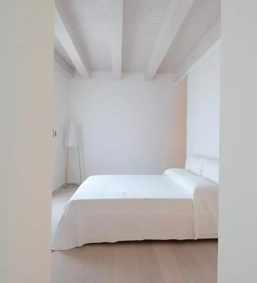 ベッドアンドブレックファースト Moma Suites Private Beach