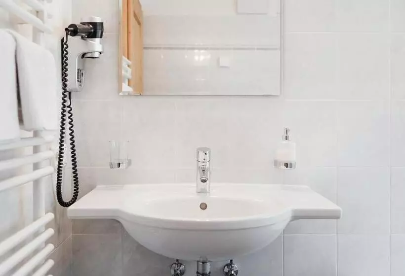 Hotelli Garni Ciasa Urban