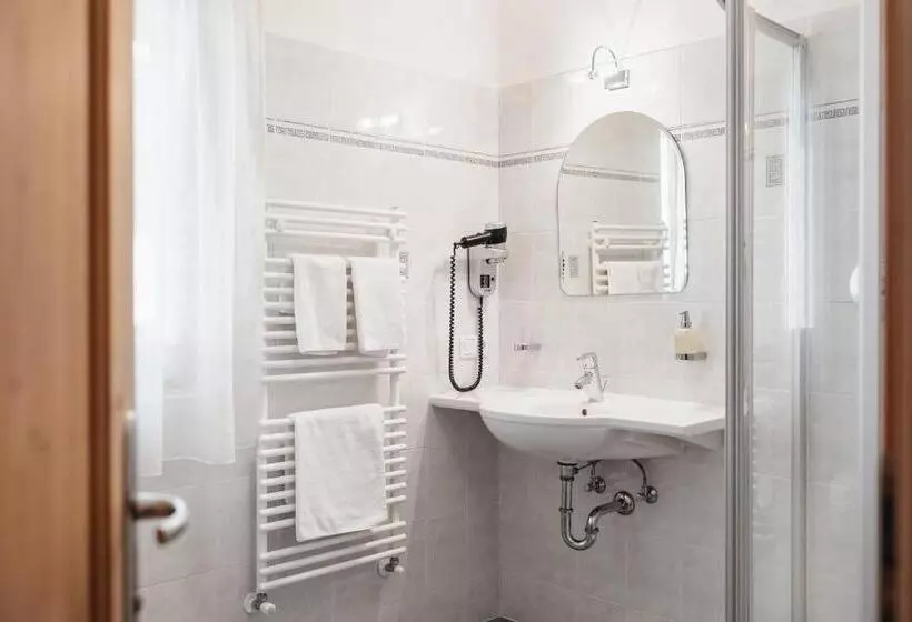 Hotelli Garni Ciasa Urban