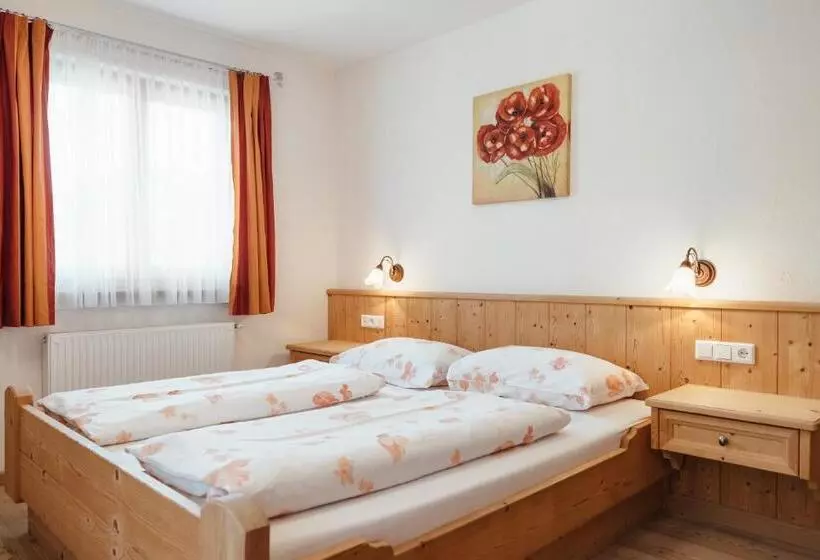 Hotelli Garni Ciasa Urban