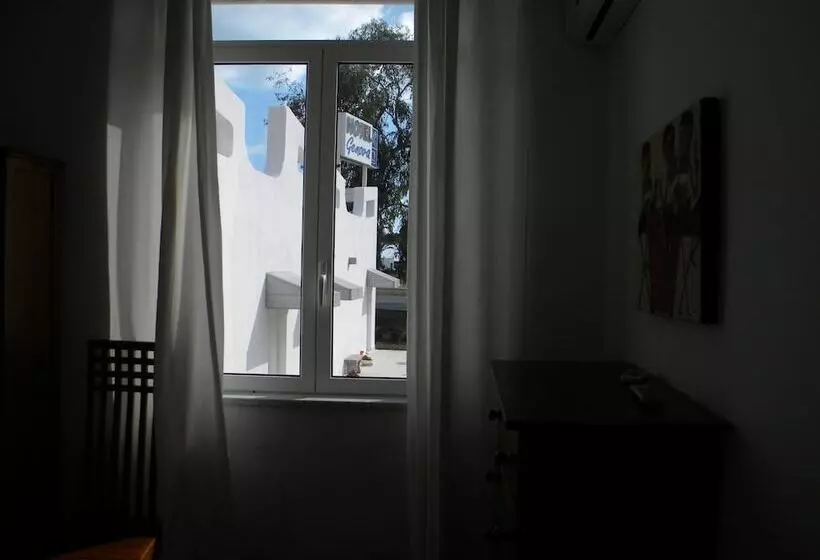 هتل Genova