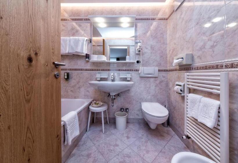 בית מלון כפרי Genziana