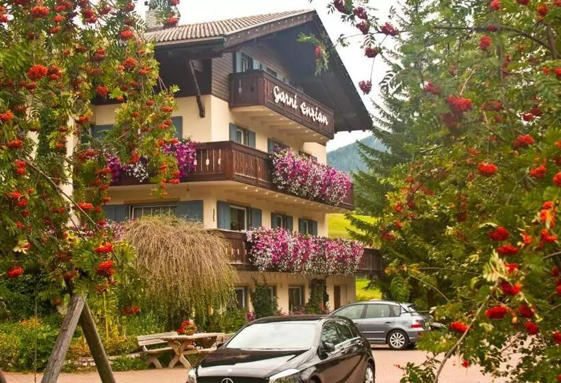 ホテル Pension Enzian