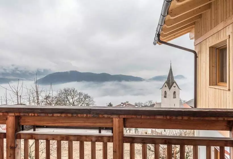 Hotelli Pension Haus Tirol