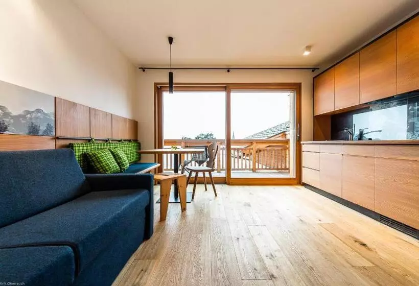 Hotelli Pension Haus Tirol