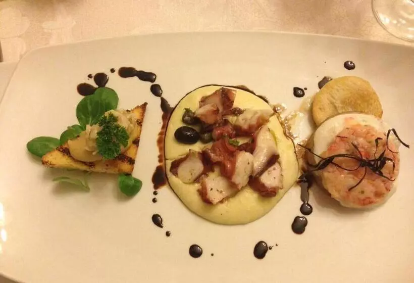 Hotelli Relais Reggia Domizia