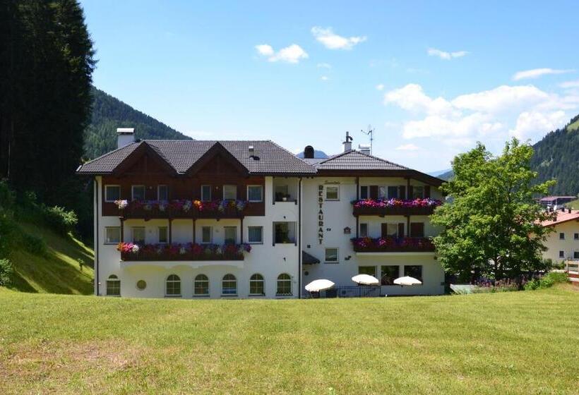 Отель Scoiattolo