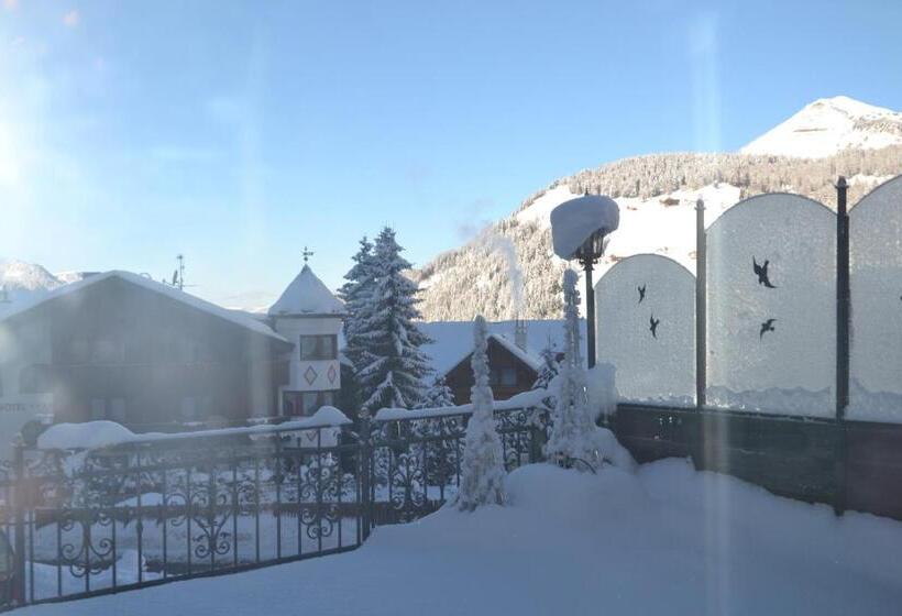 Отель Scoiattolo