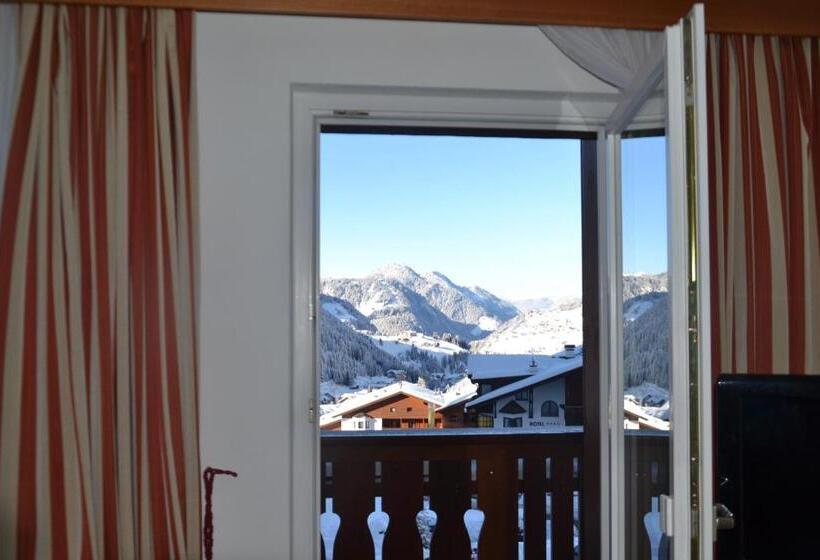 Отель Scoiattolo