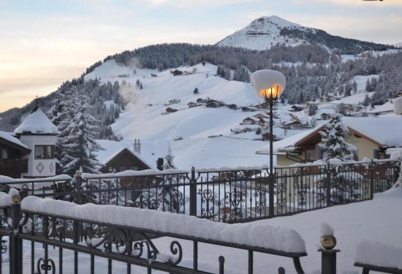 Отель Scoiattolo