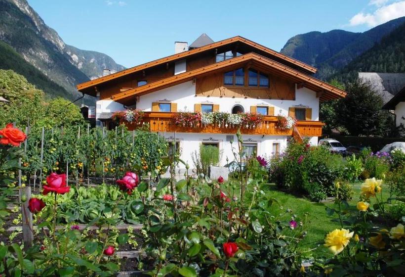 ホテル Zur Brücke   Your Home In Heart Of South Tyrol, With Brixencard And Free Parking