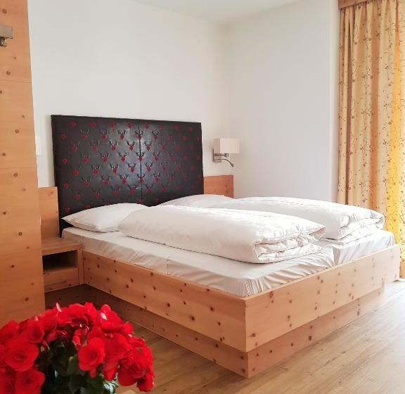 ホテル Zur Brücke   Your Home In Heart Of South Tyrol, With Brixencard And Free Parking