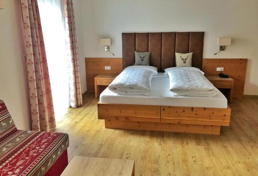 ホテル Zur Brücke   Your Home In Heart Of South Tyrol, With Brixencard And Free Parking