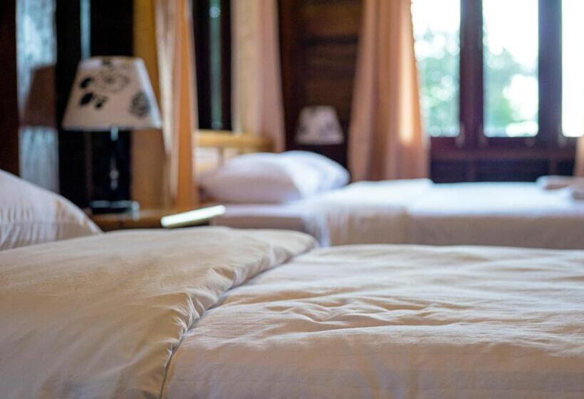 ホテル Zur Brücke   Your Home In Heart Of South Tyrol, With Brixencard And Free Parking