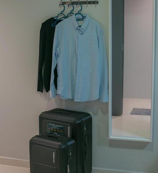 هاستل Bluewaters Collab Quarters