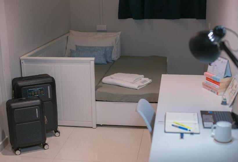 هاستل Bluewaters Collab Quarters