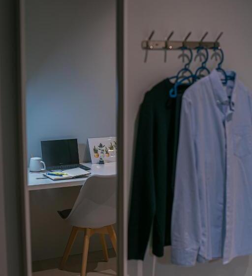 هاستل Bluewaters Collab Quarters