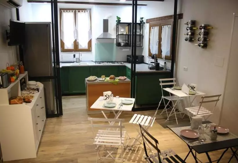 Aamiaismajoitus (B&B) La Sosta Nel Borgo