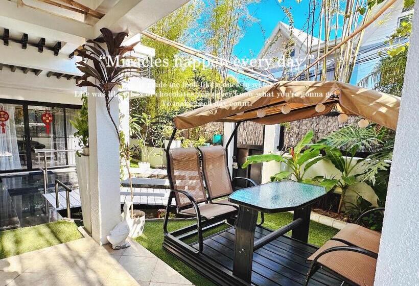 Bed and Breakfast Lariszone Luxury Courtyard Villa