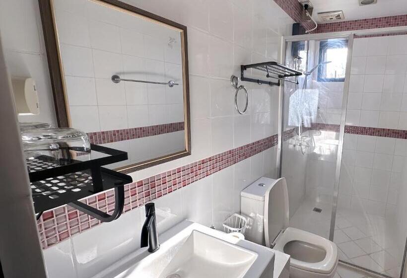 Bed and Breakfast Lariszone Luxury Courtyard Villa