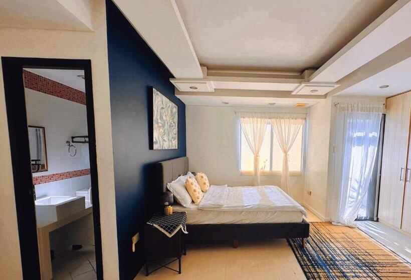 Bed and Breakfast Lariszone Luxury Courtyard Villa