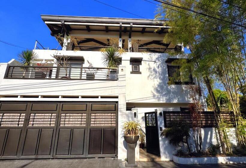 Bed and Breakfast Lariszone Luxury Courtyard Villa