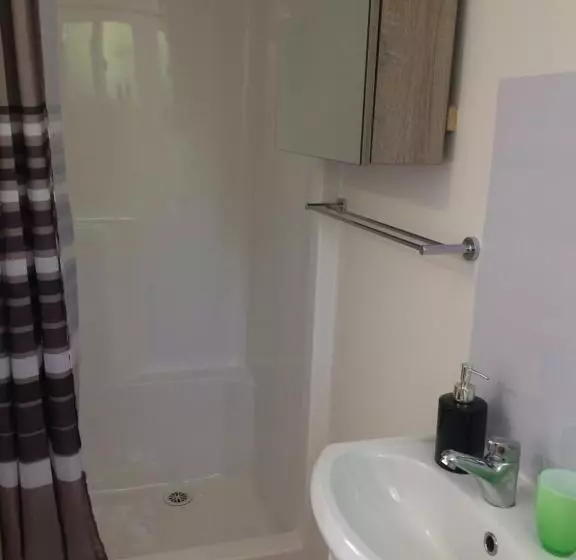 Aamiaismajoitus (B&B) Entire Self Contained Cabin On The Beautiful Mountain