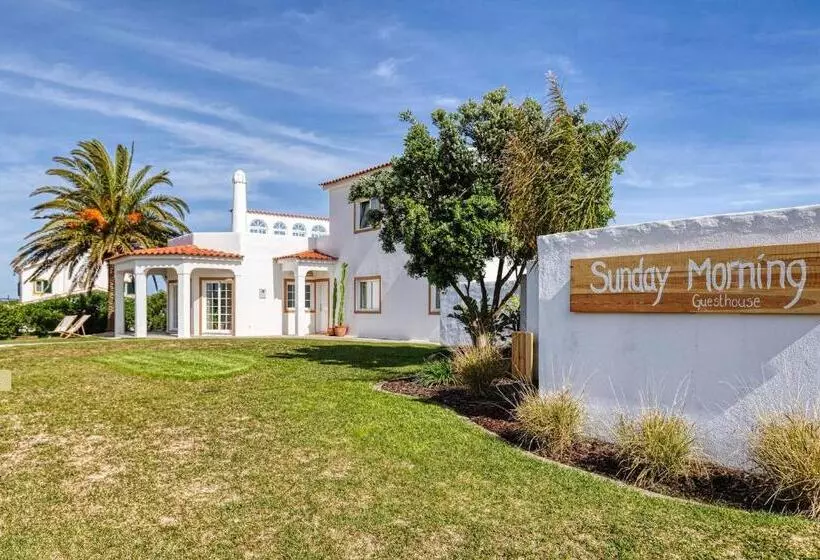 تختخواب و صبحانه Sunday Morning Guesthouse