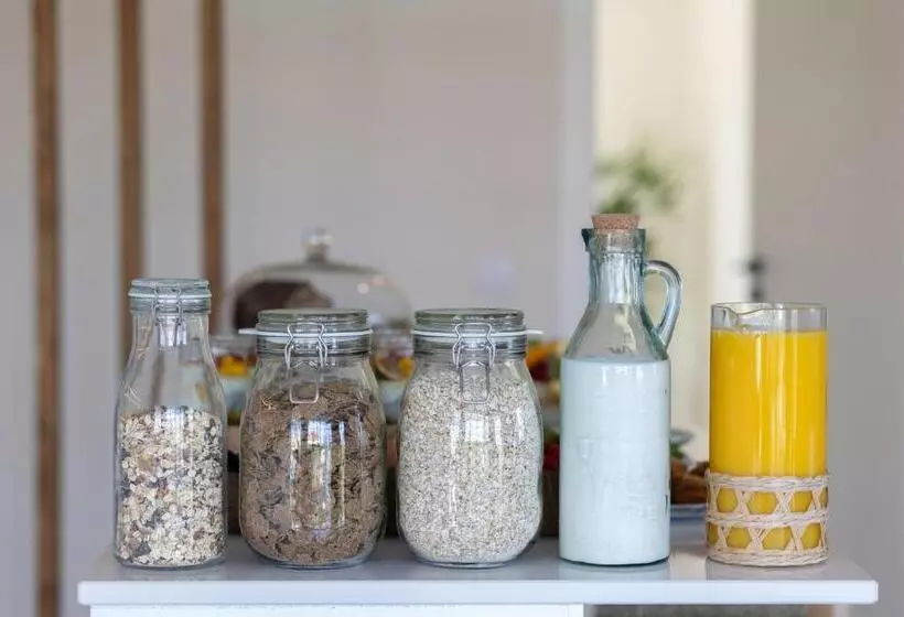 تختخواب و صبحانه Sunday Morning Guesthouse