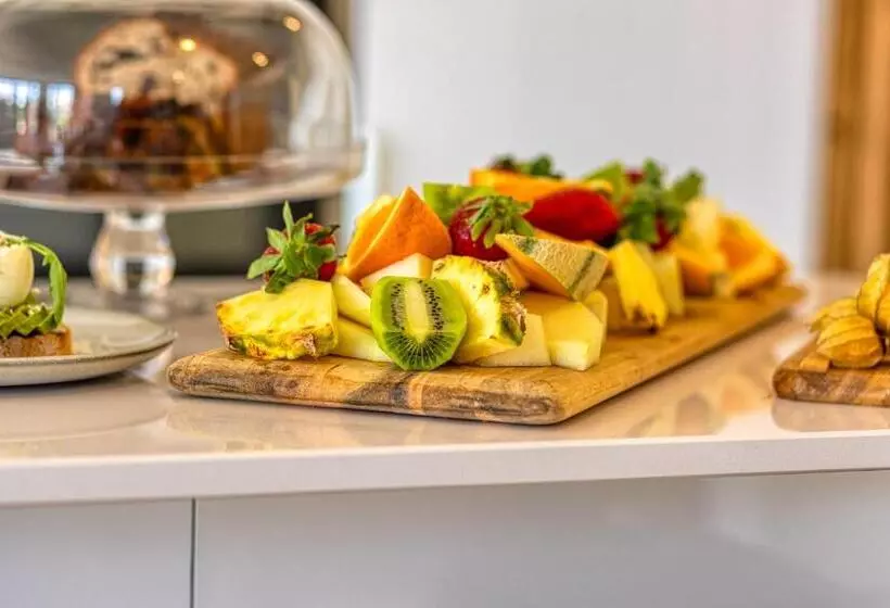 تختخواب و صبحانه Sunday Morning Guesthouse