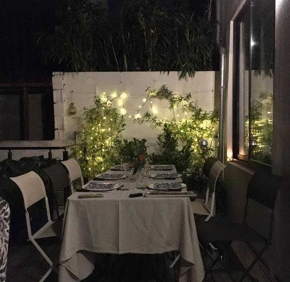 住宿加早餐  Sur Une île à Paris