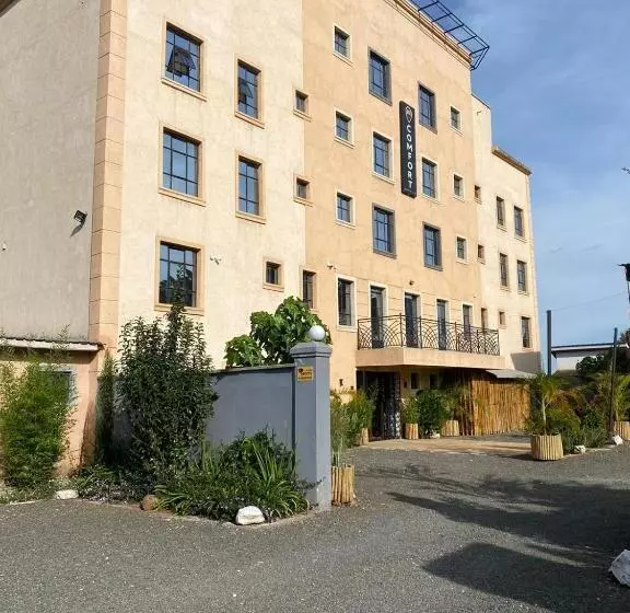 هتل Comfort E Suites