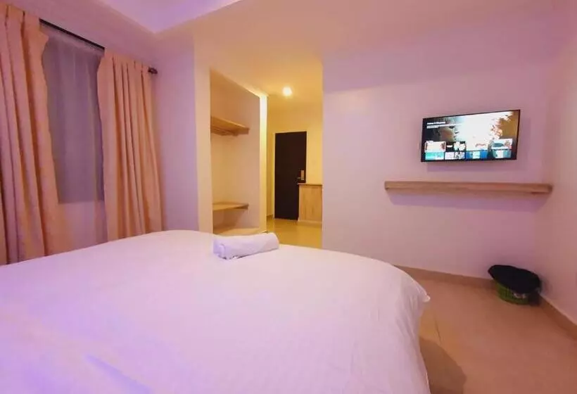 هتل Comfort E Suites