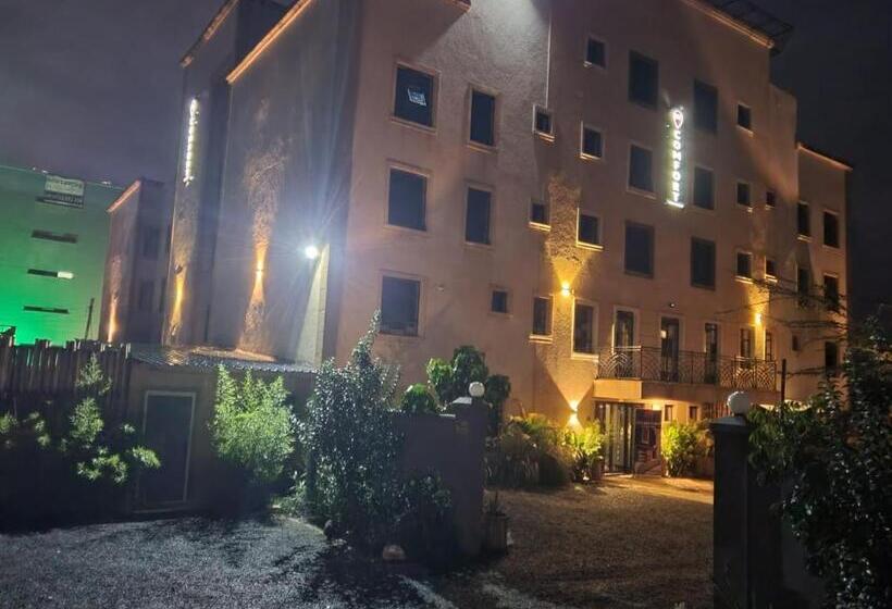 هتل Comfort E Suites