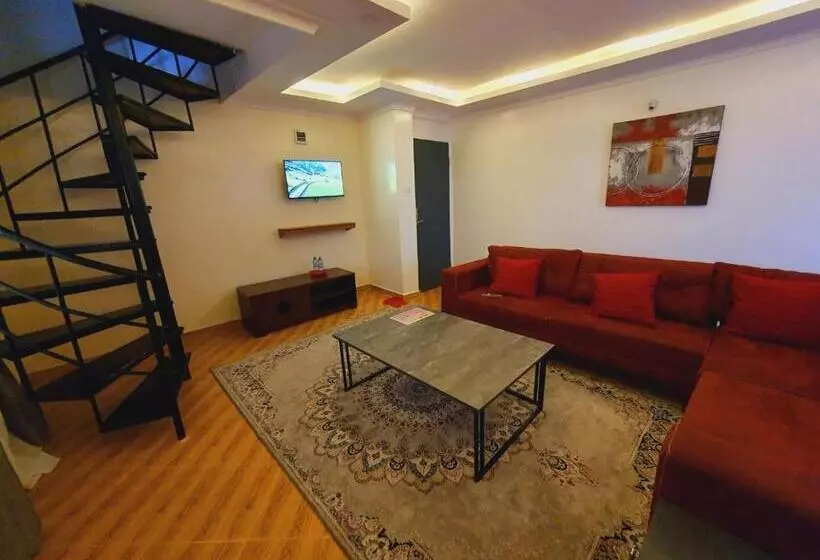 هتل Comfort E Suites