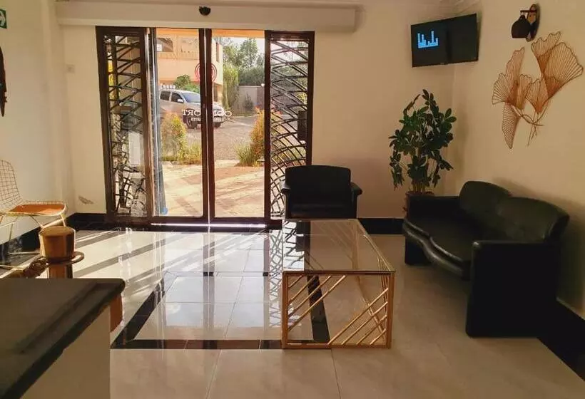 هتل Comfort E Suites