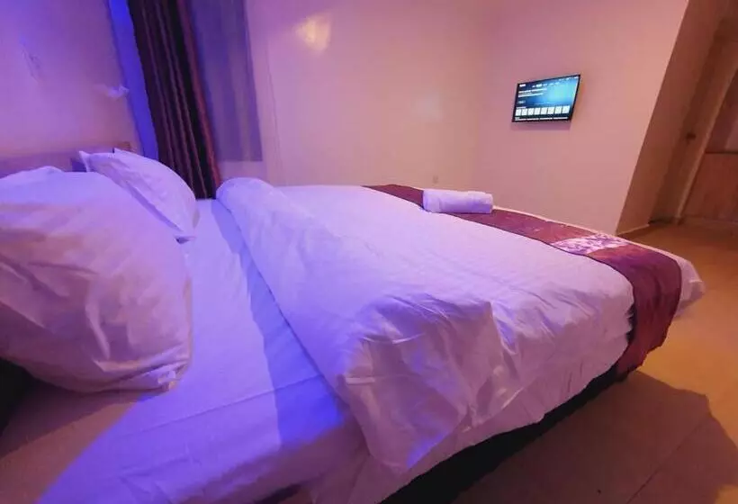 هتل Comfort E Suites