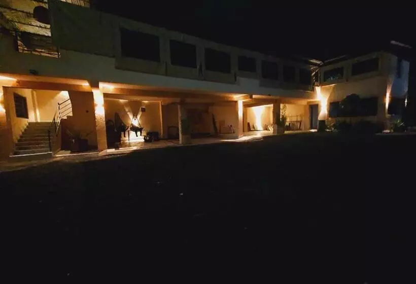 هتل Comfort E Suites