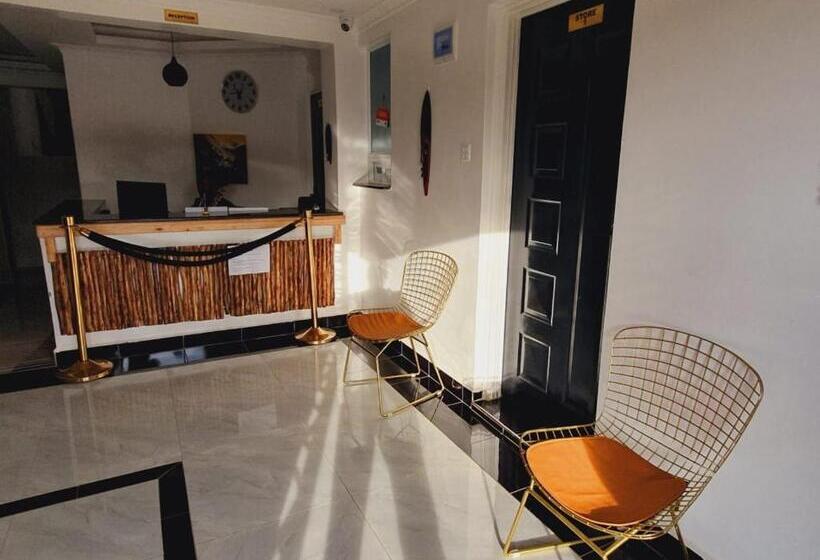 هتل Comfort E Suites