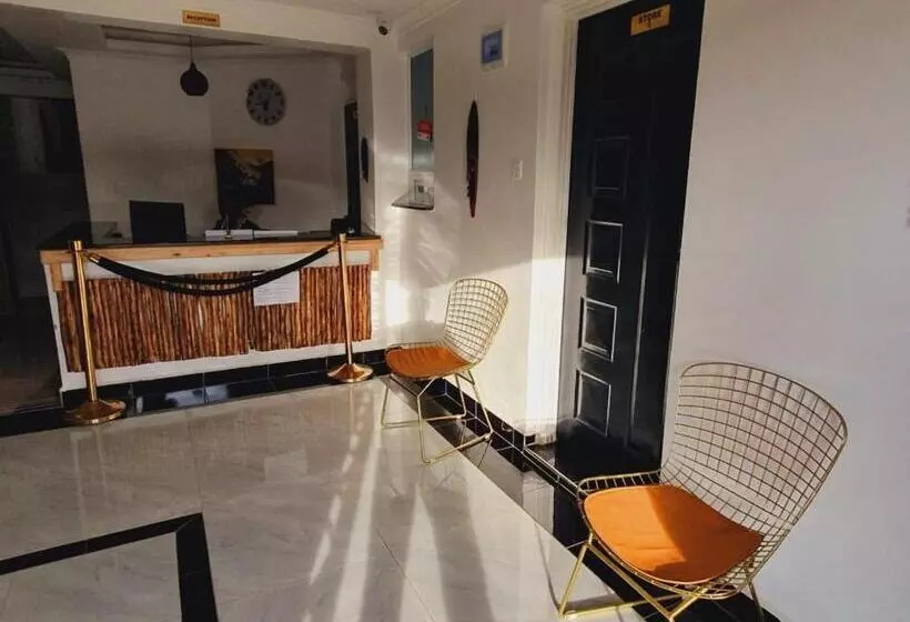 هتل Comfort E Suites