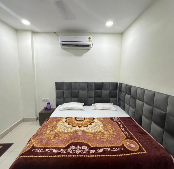 Fabhotel Mantra Residency