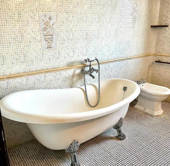 膳宿费 Al Capolinea