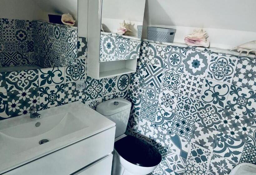 پانسیون Aux Bonheurs Des Roses