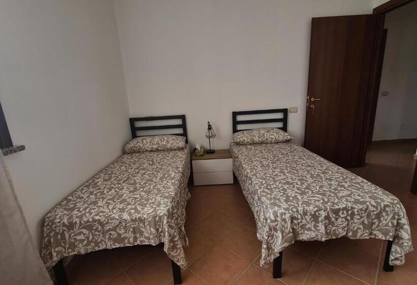 بنسيون Ca  Lambru