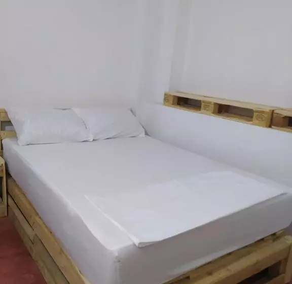 Majatalo De La Mora Hostal