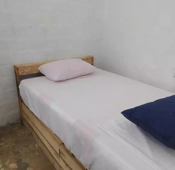 Majatalo De La Mora Hostal