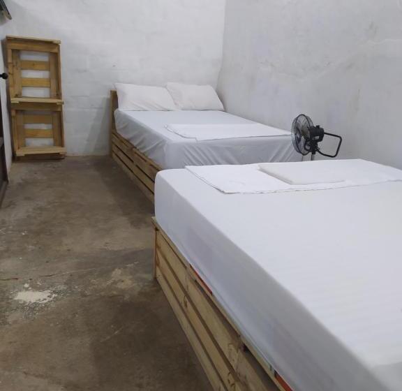 ペンション De La Mora Hostal