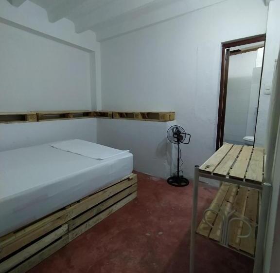 ペンション De La Mora Hostal