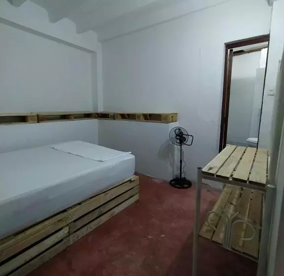 Majatalo De La Mora Hostal