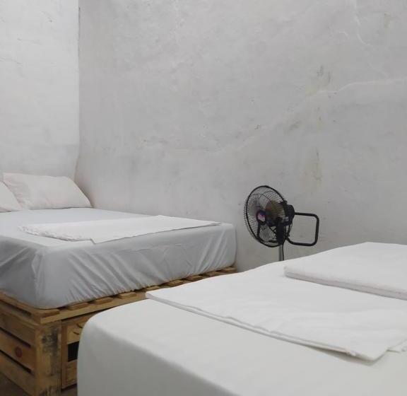 ペンション De La Mora Hostal